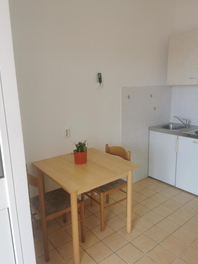 Apartments By The Sea Jakisnica, Pag - 21384 Лун Екстер'єр фото